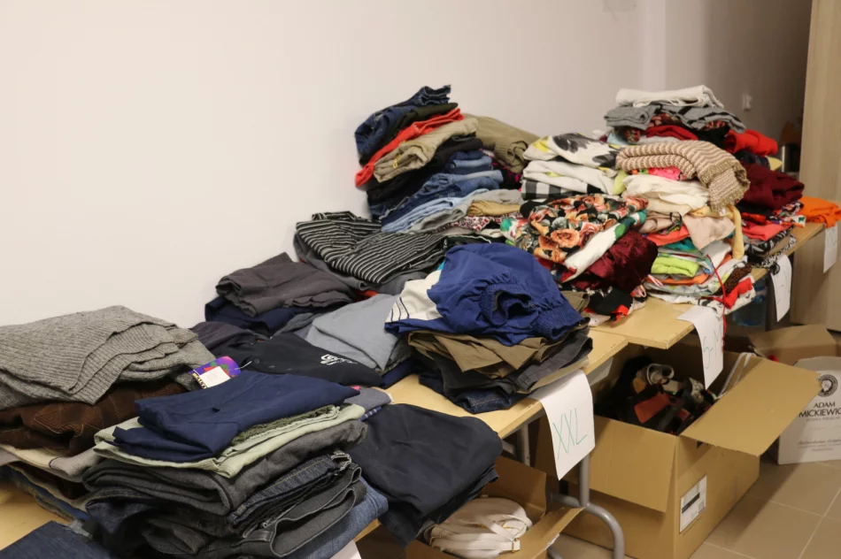 Mieszkańcy miasta nie zawiedli – dla 20-osobowej grupy obywateli Ukrainy zebrano najpotrzebniejsze rzeczy - zdjęcie 3