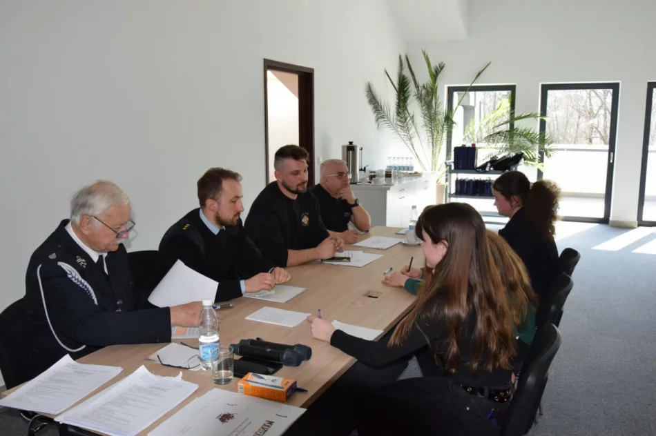 Młodzież wykazała się wiedzą pożarniczą - zdjęcie 4