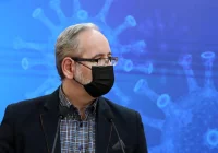 Od dziś koniec maseczek. Niedzielski: zniesienie obostrzeń nie oznacza, że kończy się epidemia - zdjęcie główne