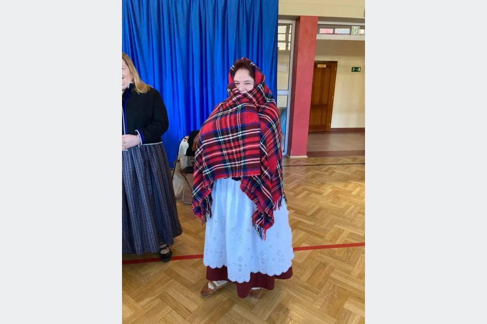 Śwarne Babki opowiadały młodym łętowianom o lokalnych tradycjach - zdjęcie 11