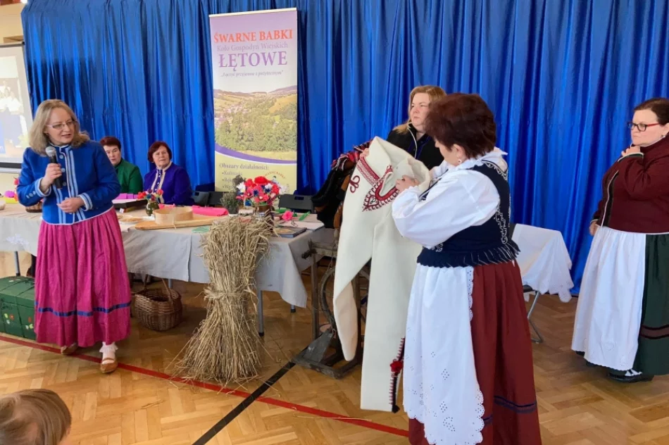 Śwarne Babki opowiadały młodym łętowianom o lokalnych tradycjach - zdjęcie 12