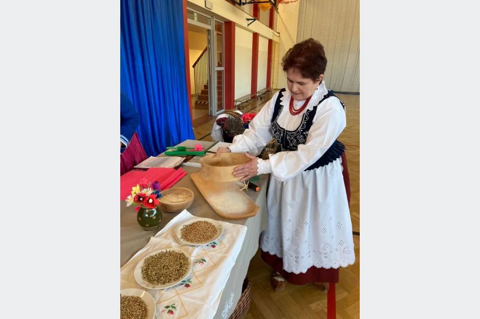 Śwarne Babki opowiadały młodym łętowianom o lokalnych tradycjach - zdjęcie 17