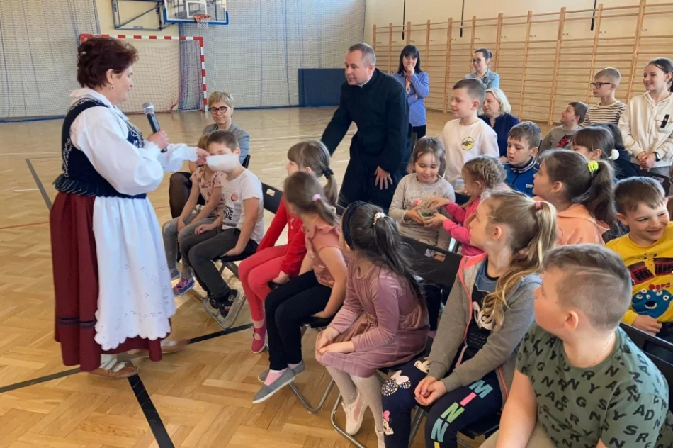 Śwarne Babki opowiadały młodym łętowianom o lokalnych tradycjach - zdjęcie 20