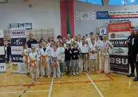 17 medali wywalczyli zawodnicy Limanowskiego Klubu Kyokushin Karate na Otwartym Turnieju Karate Sendomiria Cup 2022 w Sandomierzu - zdjęcie główne