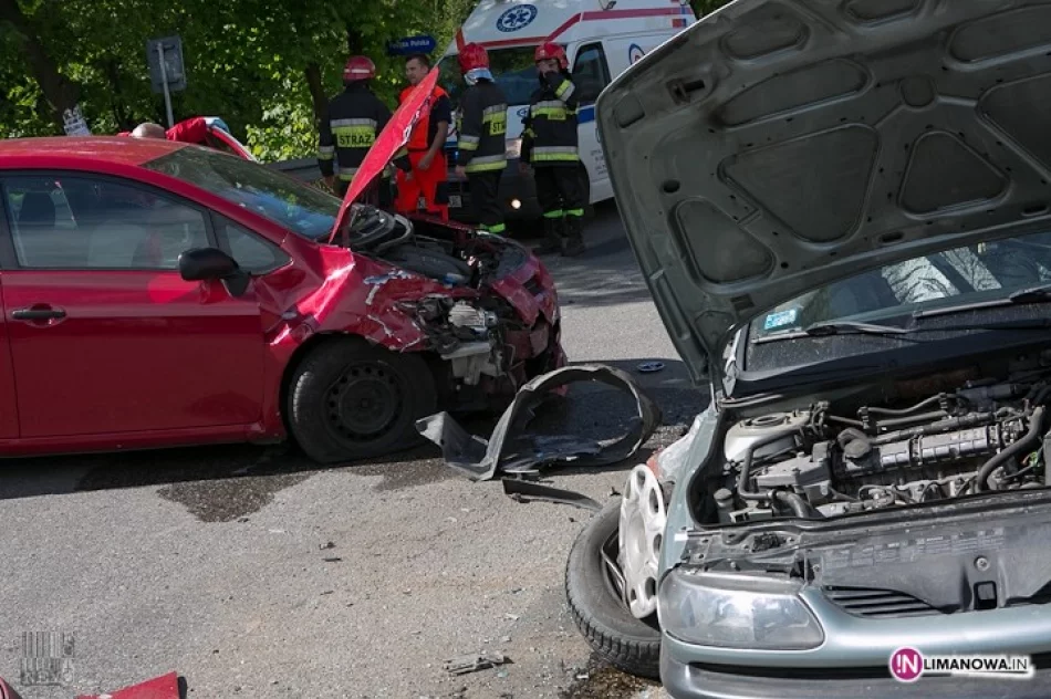 Zderzenie na skrzyżowaniu i wypadek ciężarówki - zdjęcie 2
