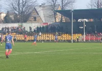 Piłkarski weekend: rywalizacja w zimowej scenerii - zdjęcie główne