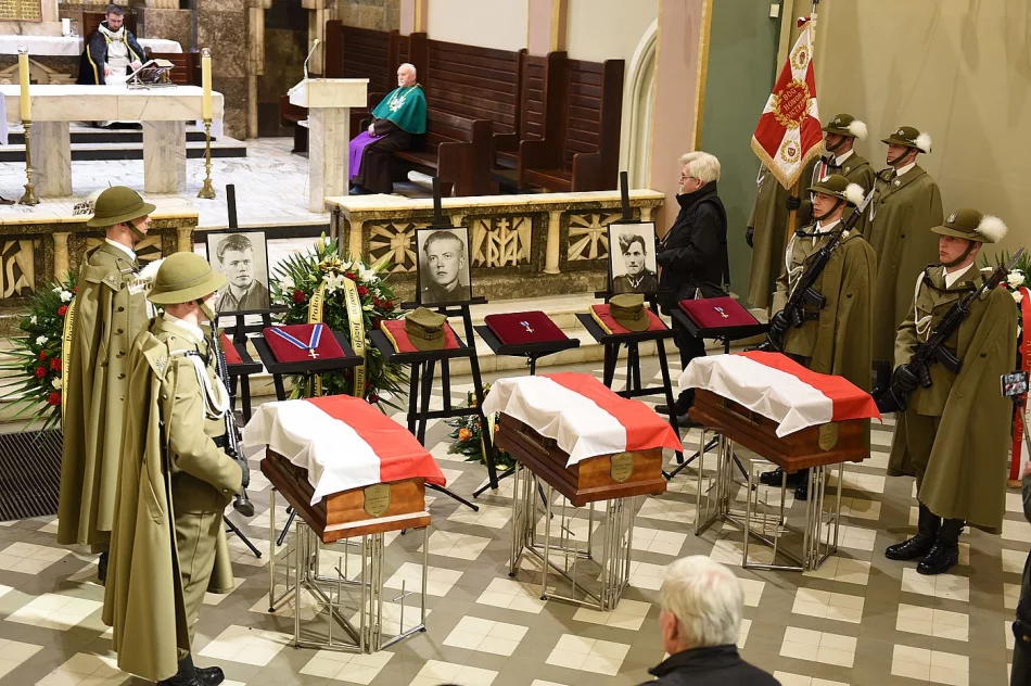 Trzej wyklęci doczekali się godnego pochówku  - zdjęcie 6