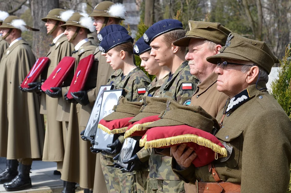 Trzej wyklęci doczekali się godnego pochówku  - zdjęcie 9