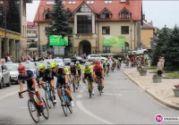 Peleton kolarzy przejechał przez Limanową - zdjęcie główne