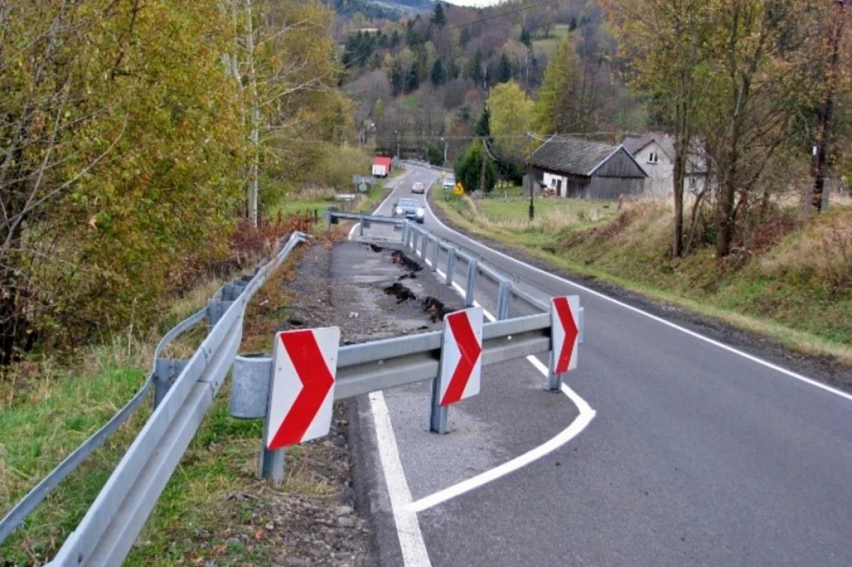 Wkrótce przetarg na stabilizację osuwiska i odbudowę drogi