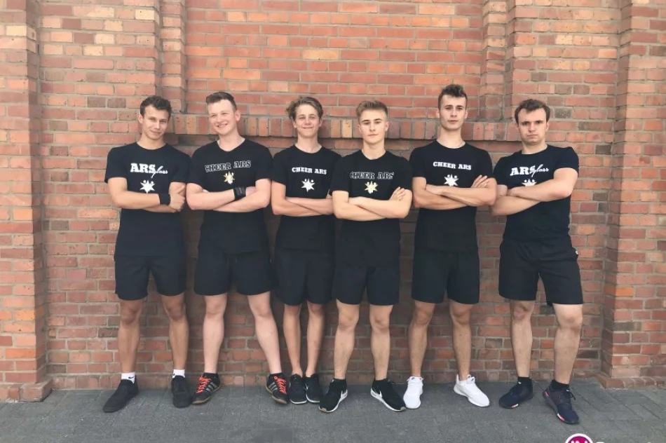 Limanowskie cheerleaderki zdominowały Międzynarodowy Turniej Cheerleaders CHEERMANIA w Zabrzu - zdjęcie 3