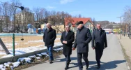 Zrewitalizowany Park Miejski wizytował marszałek Małopolski Witold Kozłowski - zdjęcie 3
