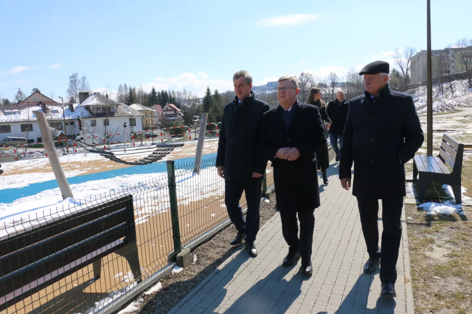 Zrewitalizowany Park Miejski wizytował marszałek Małopolski Witold Kozłowski - zdjęcie 5