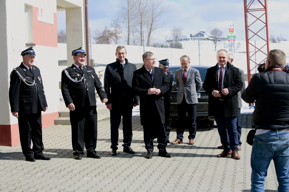 Marszałek Województwa Małopolskiego z wizytą w OSP Wysokie - zdjęcie 3