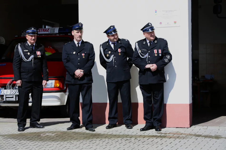 Marszałek Województwa Małopolskiego z wizytą w OSP Wysokie - zdjęcie 5