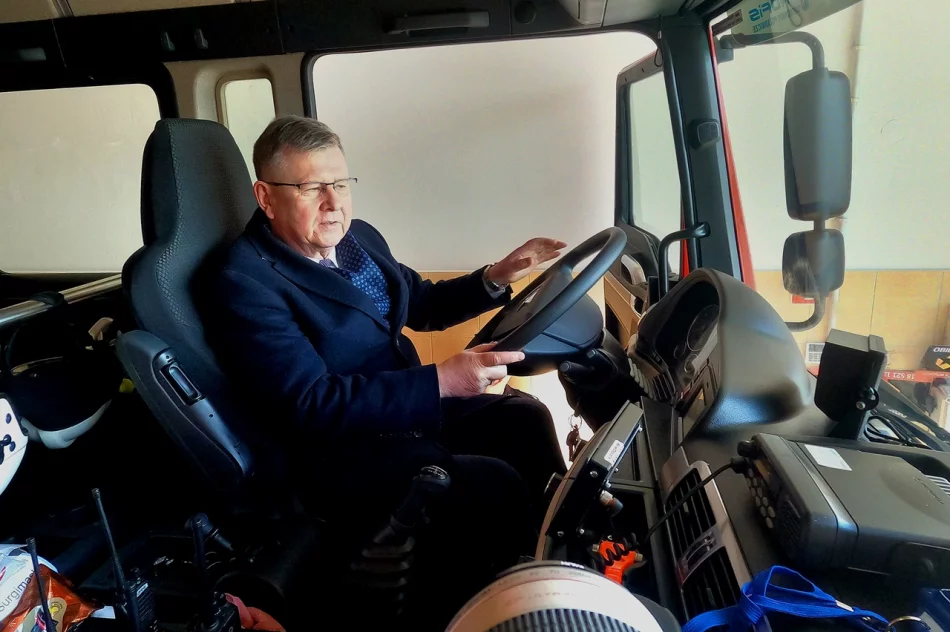 Marszałek Województwa Małopolskiego z wizytą w OSP Wysokie - zdjęcie 8