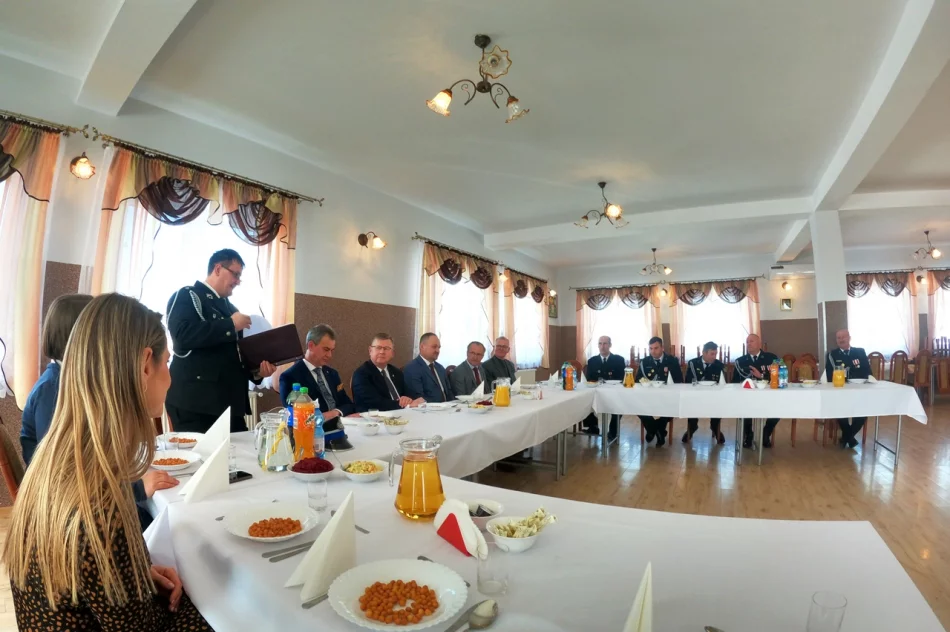 Marszałek Województwa Małopolskiego z wizytą w OSP Wysokie - zdjęcie 11