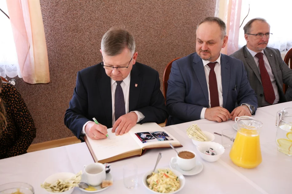 Marszałek Województwa Małopolskiego z wizytą w OSP Wysokie - zdjęcie 18