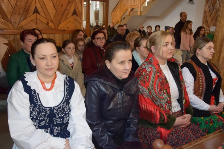 Zagórzańskie Eucharystie wracają do zabytkowej świątyni - zdjęcie 13