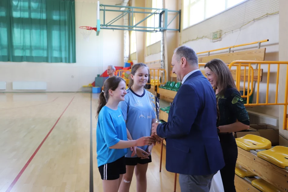 Rupniów i Stara Wieś Mistrzami Gminy Limanowa w Piłce Ręcznej Dzieci - zdjęcie 11