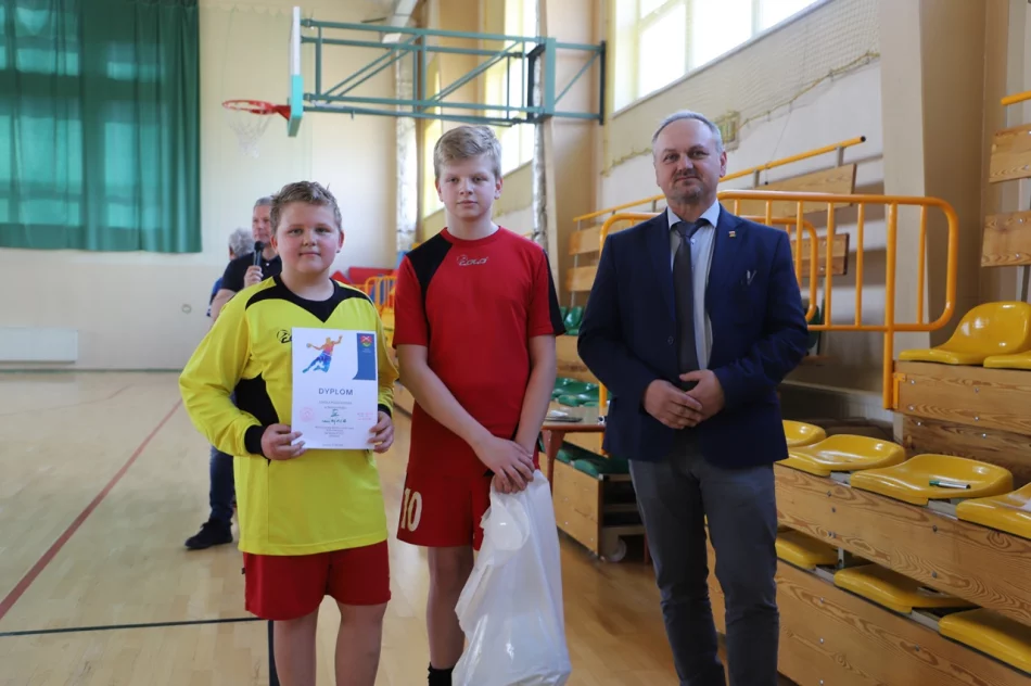 Rupniów i Stara Wieś Mistrzami Gminy Limanowa w Piłce Ręcznej Dzieci - zdjęcie 17