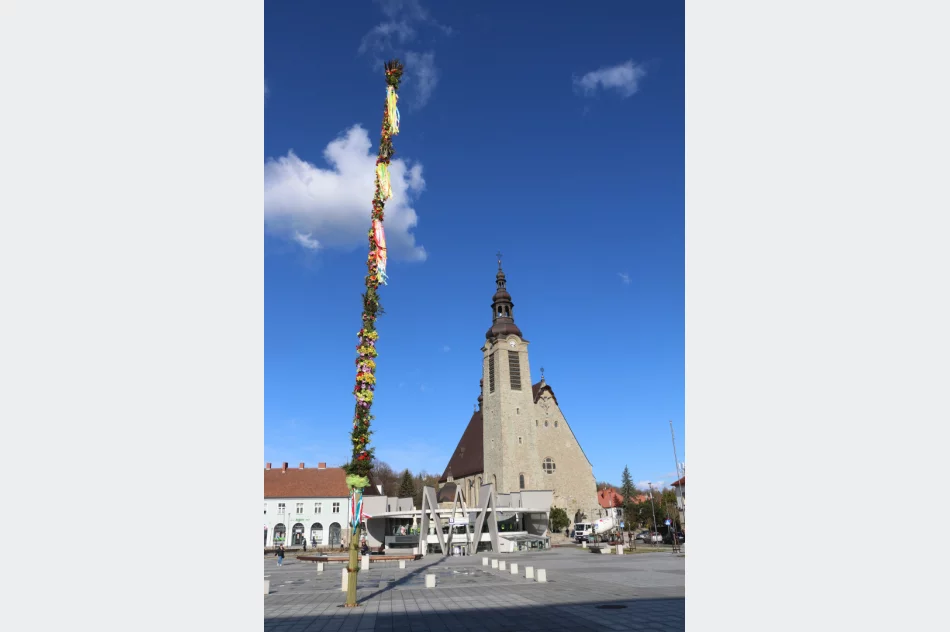 Na rynku miasta stanęła Wielkanocna Palma - zdjęcie 7
