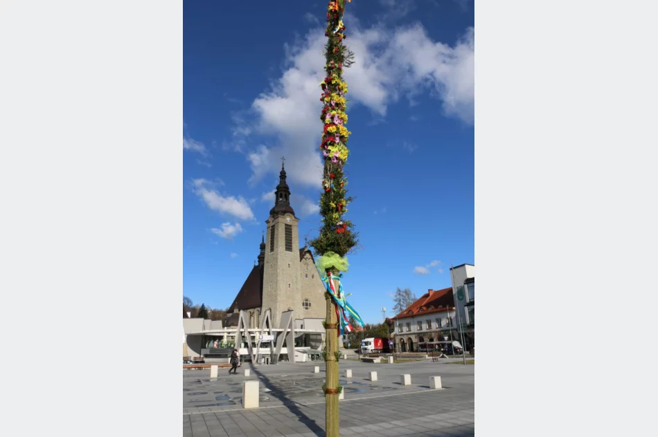 Wielkanocny symbol zdobi rynek - zdjęcie 7