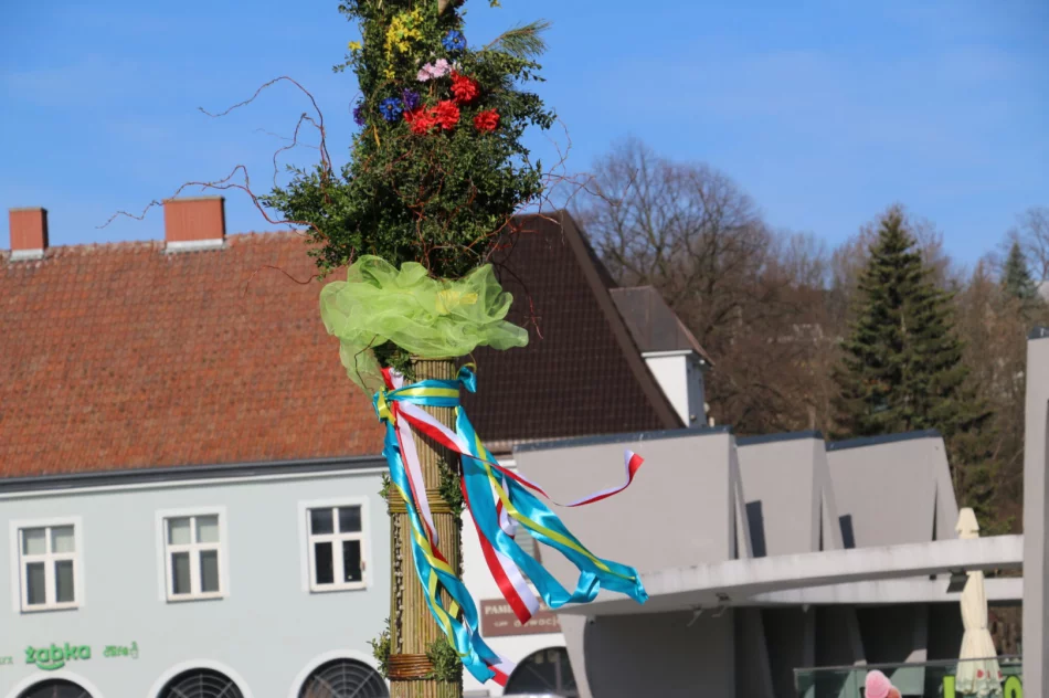 Wielkanocny symbol zdobi rynek - zdjęcie 8