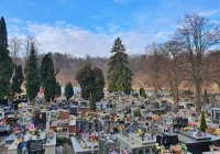 Zamieszanie z nagrobkami, nagła ekshumacja i zniszczona trumna - zdjęcie główne