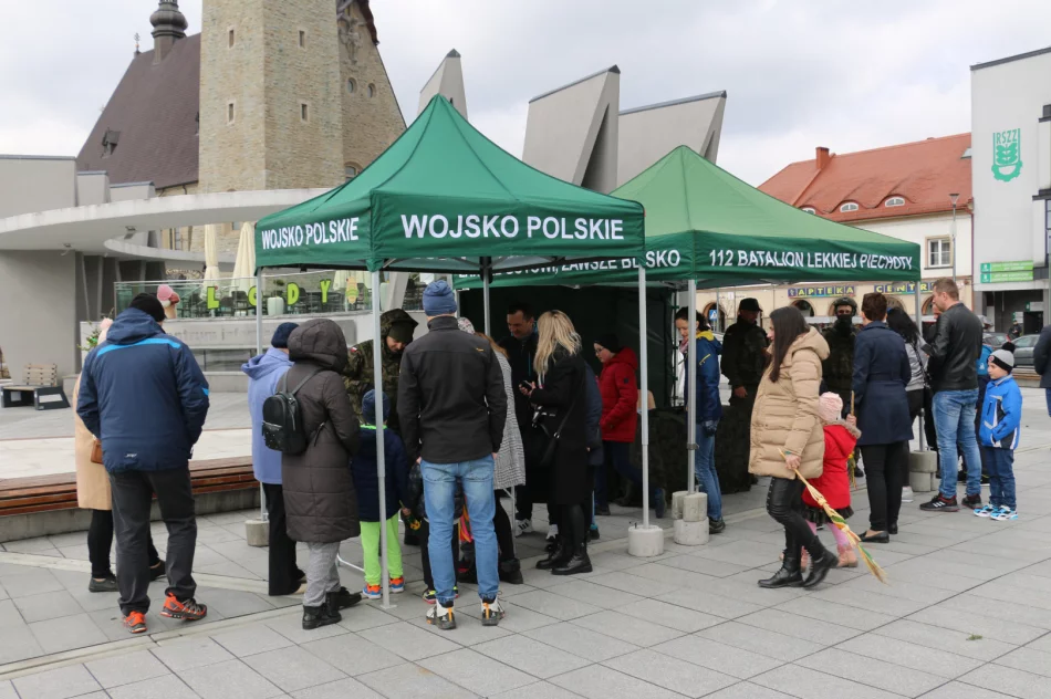 Wojsko promowało się na limanowskim rynku - zdjęcie 2