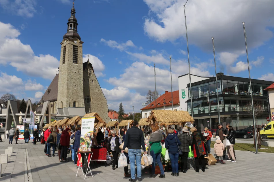 Na limanowskim rynku odbył się Powiatowy Kiermasz Wielkanocny - zdjęcie 2