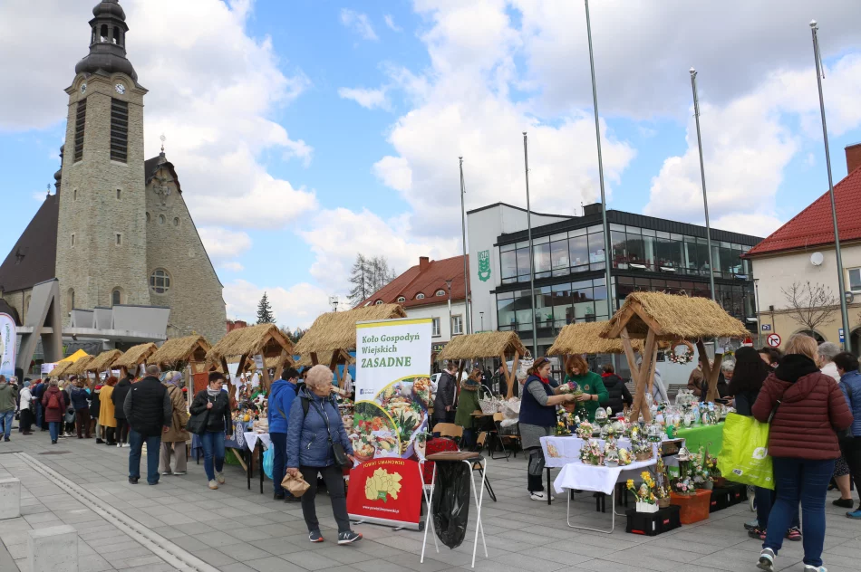 Na limanowskim rynku odbył się Powiatowy Kiermasz Wielkanocny - zdjęcie 4