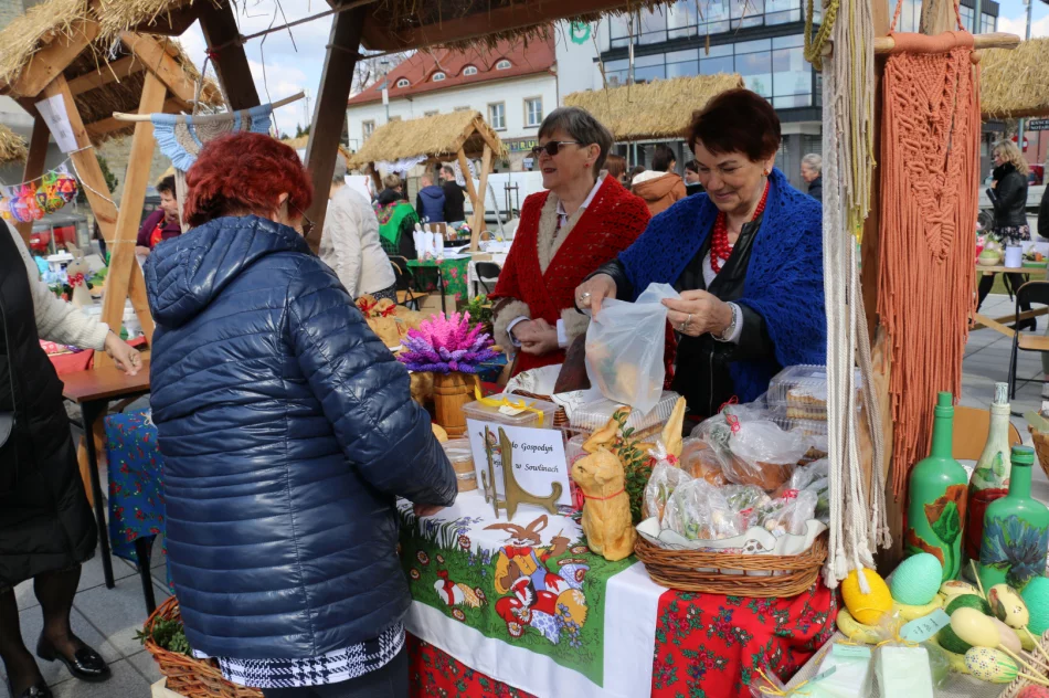 Na limanowskim rynku odbył się Powiatowy Kiermasz Wielkanocny - zdjęcie 7