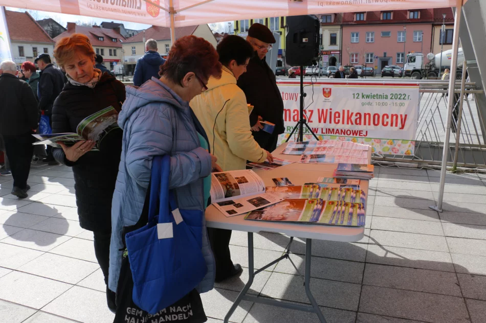 Na limanowskim rynku odbył się Powiatowy Kiermasz Wielkanocny - zdjęcie 11