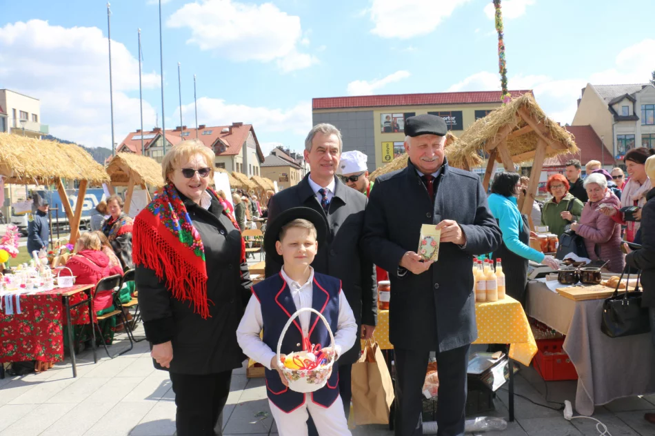 Na limanowskim rynku odbył się Powiatowy Kiermasz Wielkanocny - zdjęcie 13