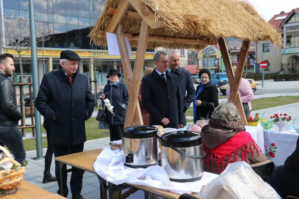 Na limanowskim rynku odbył się Powiatowy Kiermasz Wielkanocny - zdjęcie 16