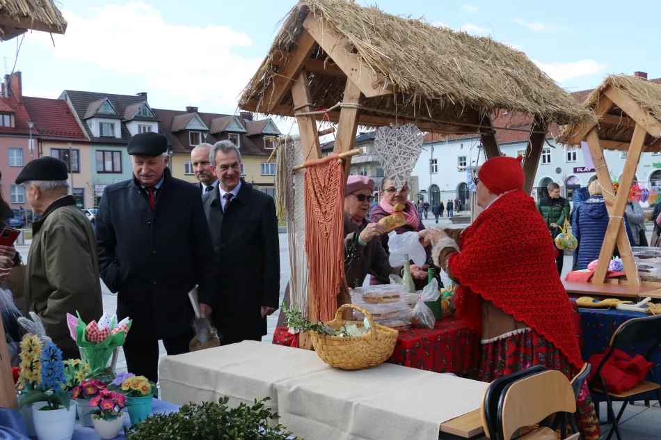 Na limanowskim rynku odbył się Powiatowy Kiermasz Wielkanocny - zdjęcie 19