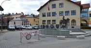 Parkowanie przy pomniku zakazane... tymczasowo - zdjęcie 4