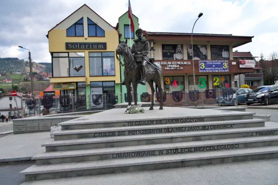 Parkowanie przy pomniku zakazane... tymczasowo - zdjęcie 8