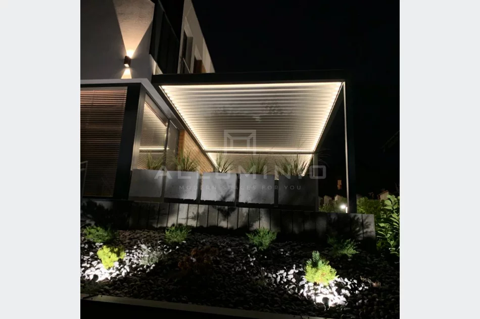 Nowoczesne pergole aluminiowe , zadaszenia tarasowe   /    Alluminio.pl    - zdjęcie 4