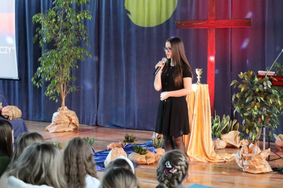 Widowiskowe misterium przygotowane przez młodzież - zdjęcie 2