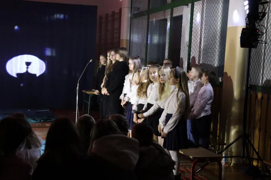 Widowiskowe misterium przygotowane przez młodzież - zdjęcie 13