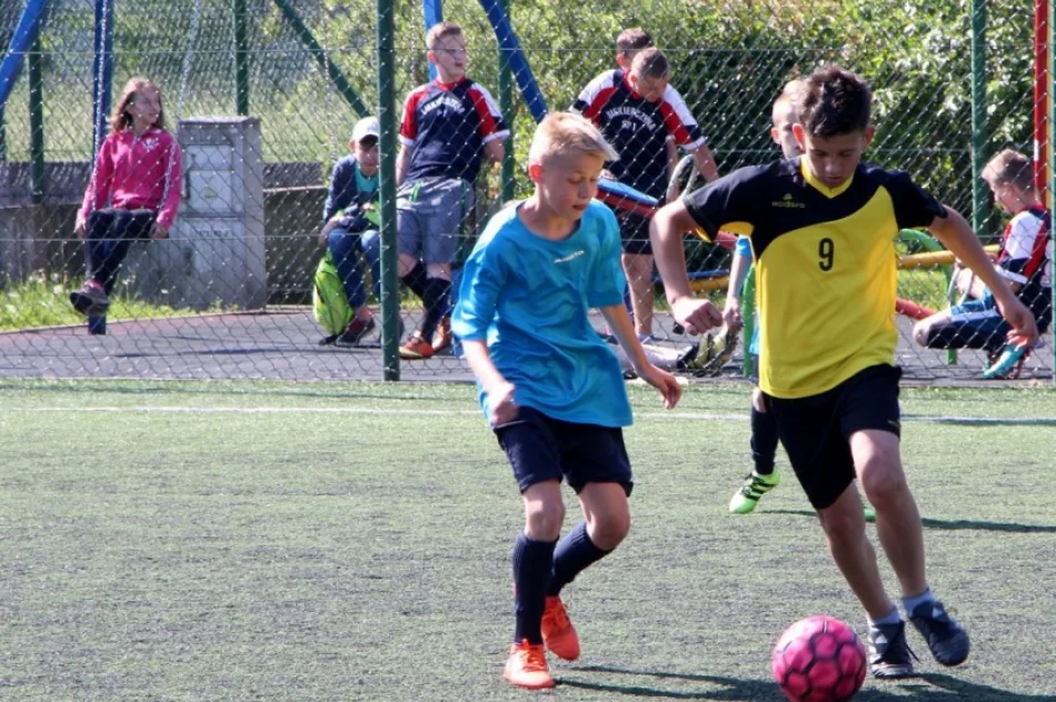 Chłopcy z Mordarki Mistrzami Gminy w 'szóstkach' piłkarskich - zdjęcie 4