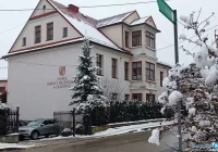 Kuria nie odda działki pod budowę szkoły, ale może ją sprzedać z "bonifikatą" - zdjęcie główne