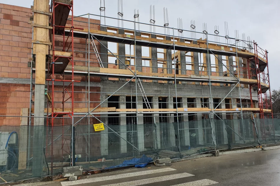 Nowy dworzec pnie się w górę - zdjęcie 8
