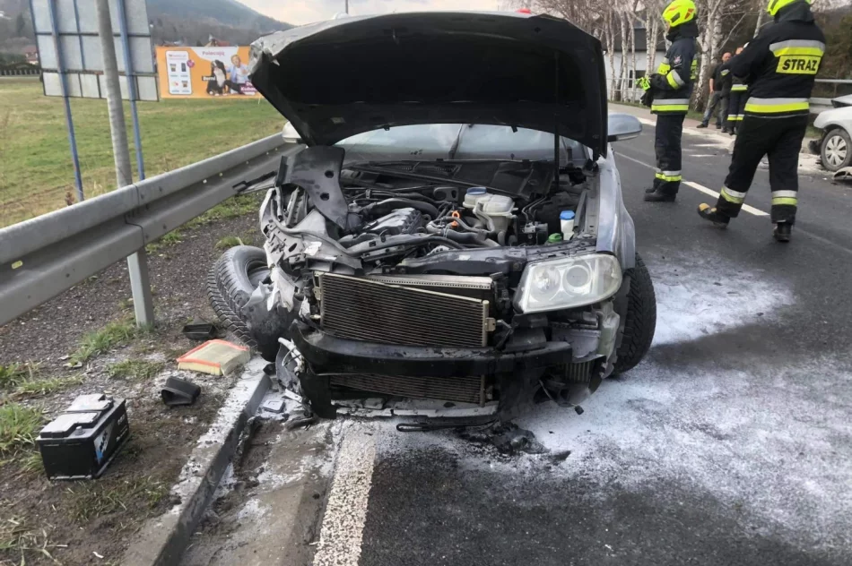 Groźnie wyglądające zderzenie dwóch pojazdów - zdjęcie 2