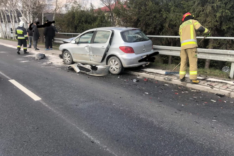 Groźnie wyglądające zderzenie dwóch pojazdów - zdjęcie 3