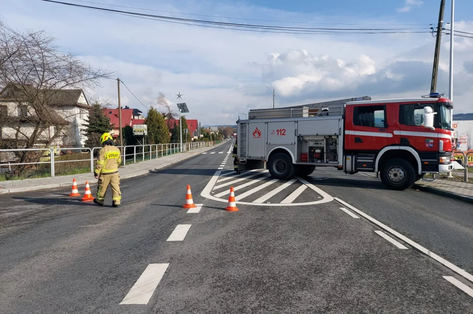 Groźnie wyglądające zderzenie dwóch pojazdów - zdjęcie 4