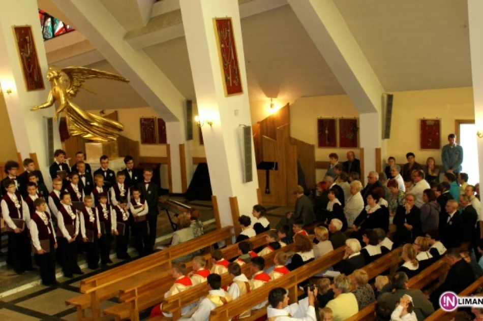 Blisko 300 chórzystów śpiewało na Pasierbcu - zdjęcie 4