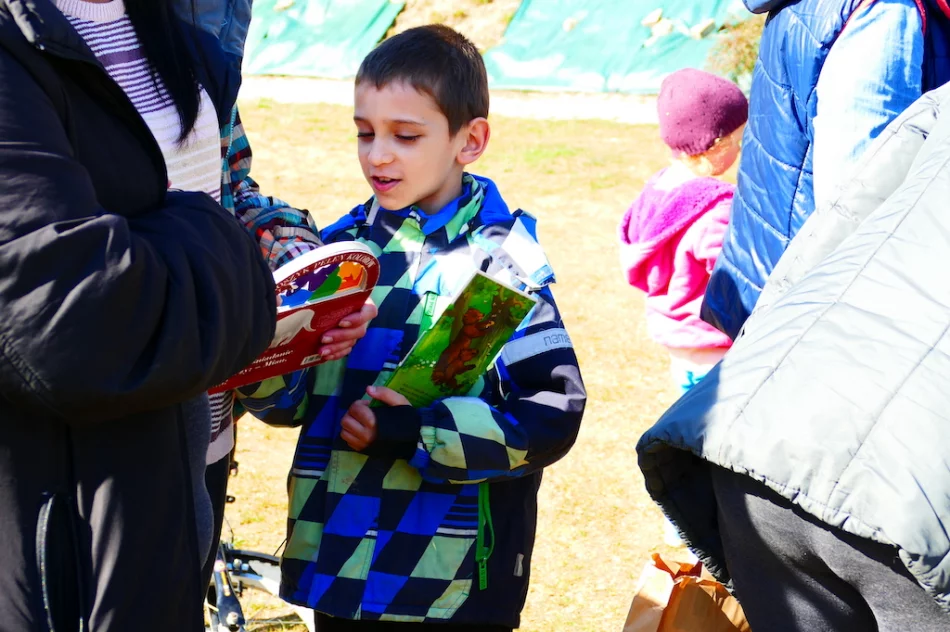 ,,Podziel się książką" - z wizytą u osób z Ukrainy  - zdjęcie 2